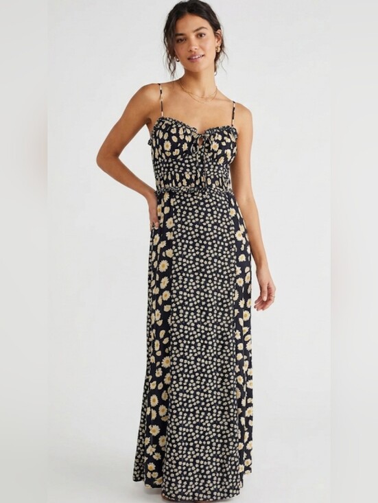 Dresses & Skirts - Free People Maxi  Floral Dress in Black and Cream,Size L.